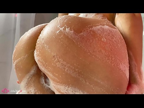 ❤️ Brunette Masturbates Pussy tare da Vibrator zuwa Tsananin inzali a cikin Shawa Batsa vk